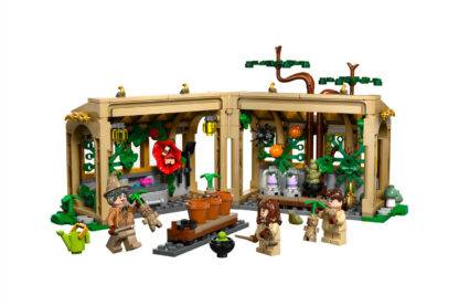 LEGO® Harry Potter 76445 Hogwarts™ Castle: Herbology Class - Image 2